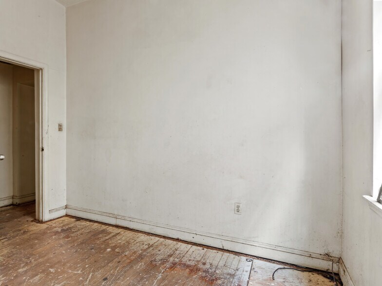 More Photos Of 1223 N St NW, Washington Apartments For Sale