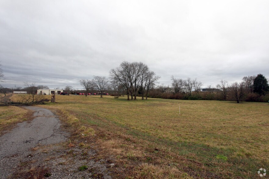 More Photos Of Airport Rd, Gallatin Land For Sale