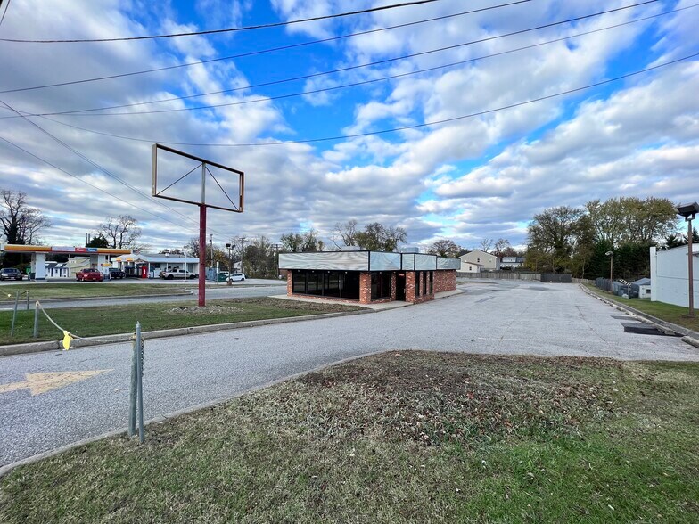 More Photos Of 8457-8459 Fort Smallwood Rd, Pasadena Fast Food For Lease