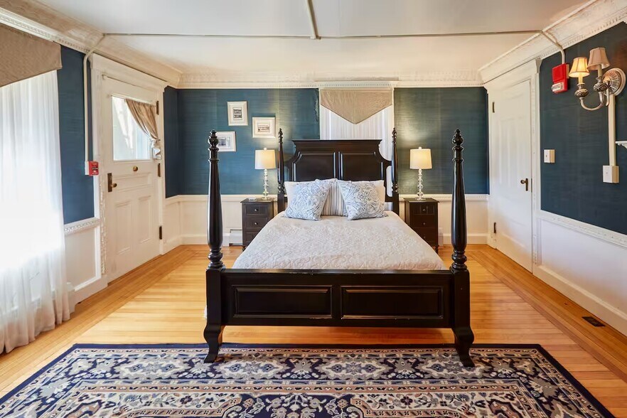 More Photos Of 722 Main St, Bennington Freestanding For Sale