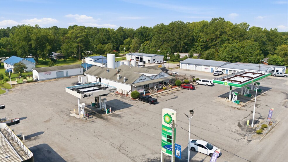 More Photos Of 346 W Jones St, Trenton Service Station For Lease