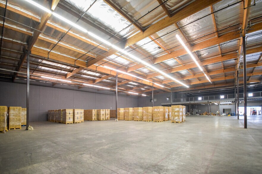 More Photos Of 667 Santa Fe Ave, Los Angeles Manufacturing For Lease