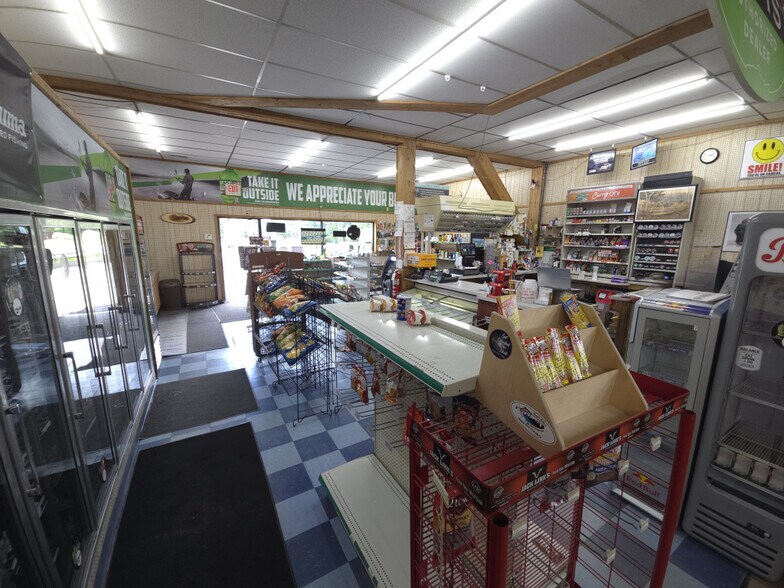 More Photos Of 10543 Old Lake Rd, Lake City Service Station For Sale