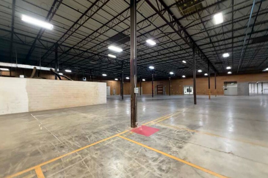 More Photos Of 2875 Needmore Rd, Dayton Warehouse For Lease