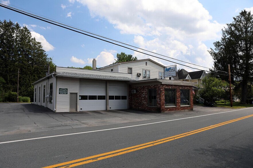 More Photos Of 5013 New York 52, Jeffersonville Auto Repair For Sale