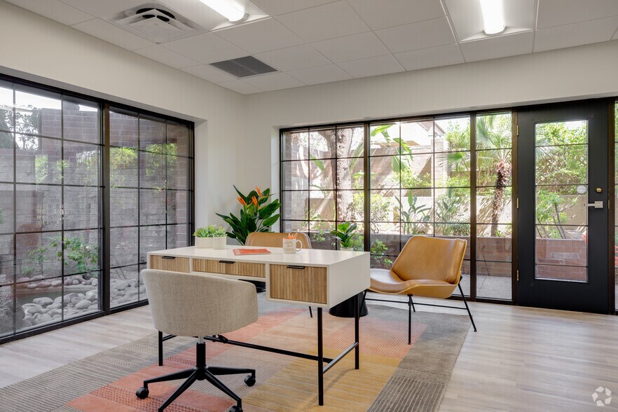 More Photos Of 2025 N 3rd St, Phoenix Unknown For Lease