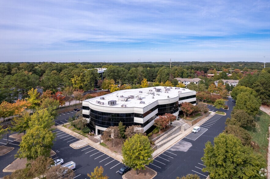 More Photos Of 5565 Centerview Dr, Raleigh Office For Lease