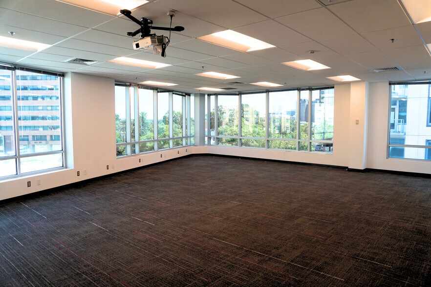 More Photos Of 2121 N 15th St, Arlington Office For Lease