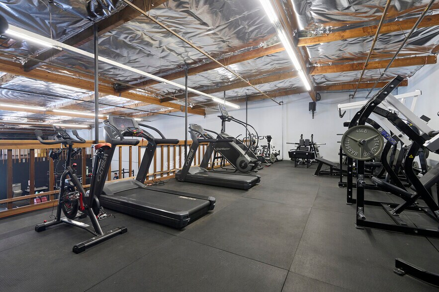 More Photos Of 1100 Industrial Rd, San Carlos Research And Development For Sale