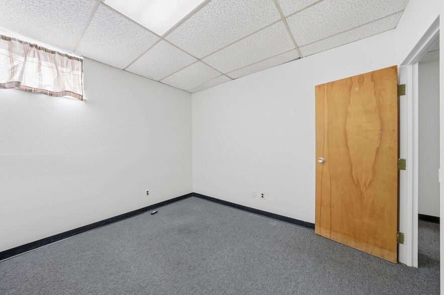 More Photos Of 299 Forest Ave, Paramus Office For Sale