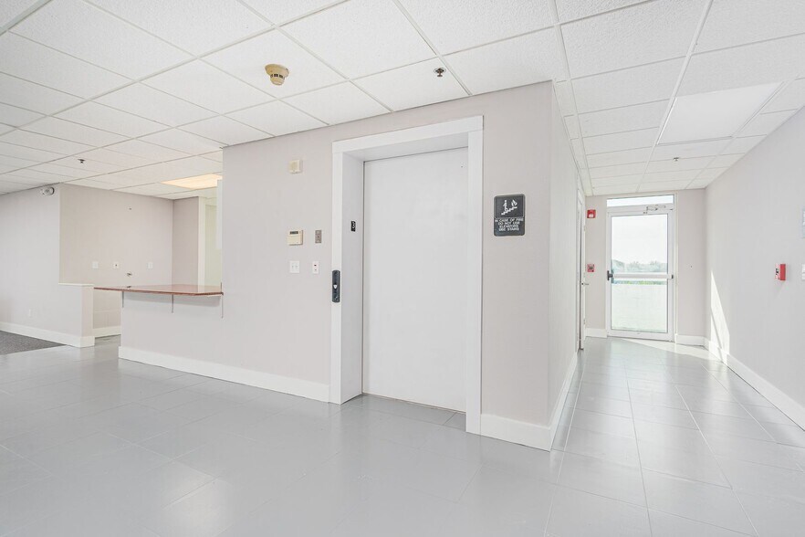 More Photos Of 55 Inlet Harbor Rd, Ponce Inlet Office Residential For Sale