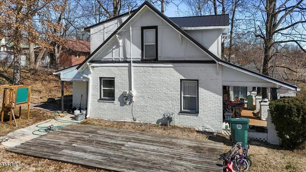 More Photos Of 601 Commonwealth Ave, Bristol General Retail For Sale