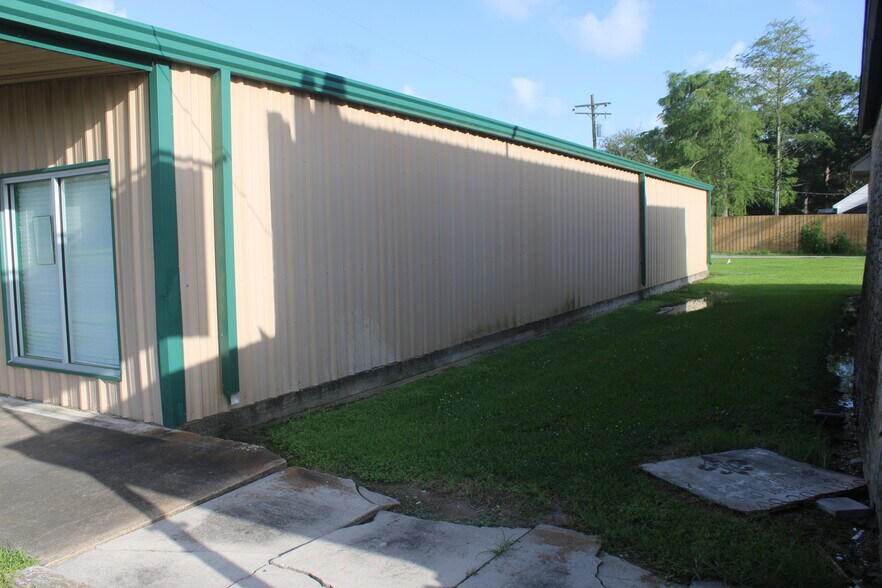 More Photos Of 344 Broadway, Winnie Religious Facility For Sale