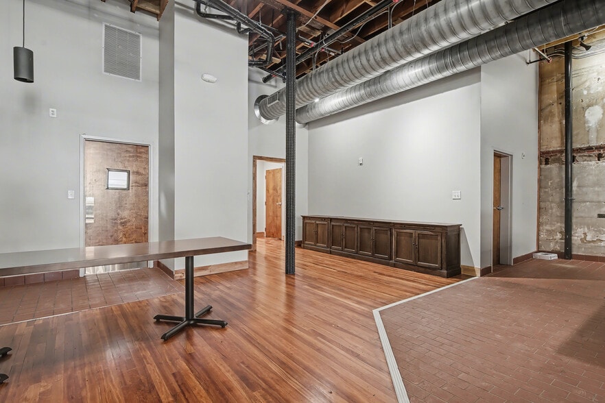 More Photos Of 123-125 Hay St, Fayetteville Storefront For Sale