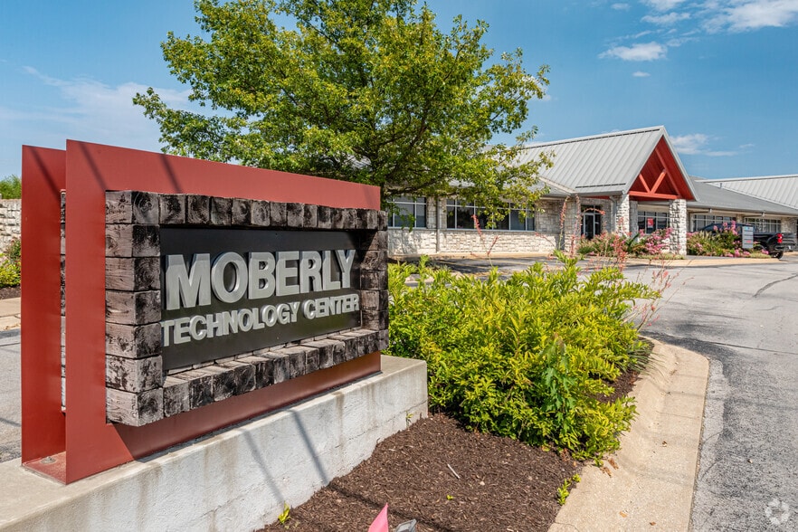 More Photos Of 2501 Technology Dr, Bentonville Unknown For Lease