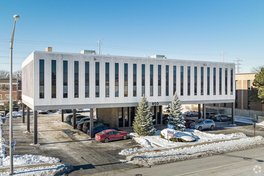 More Photos Of 950 Skokie Blvd, Northbrook Office For Lease
