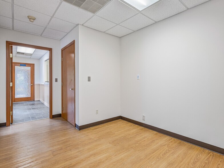 More Photos Of 6 Brooklet St, Asheville Medical For Sale