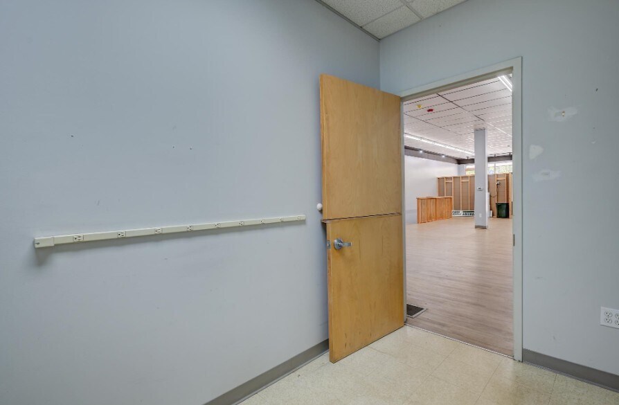 More Photos Of 50 White Mountain Hwy, Conway Freestanding For Lease