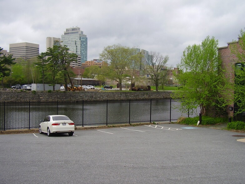 More Photos Of 1601 N Jessup St, Wilmington Manufacturing For Sale