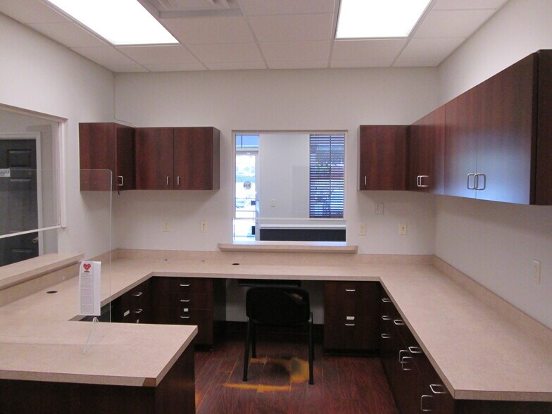 More Photos Of 33049 Professional Dr, Leesburg Office For Lease