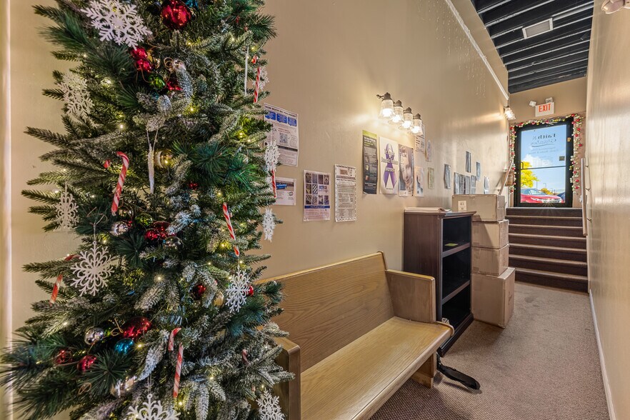 More Photos Of 42 N Main St, Hartford Storefront Retail Residential For Sale