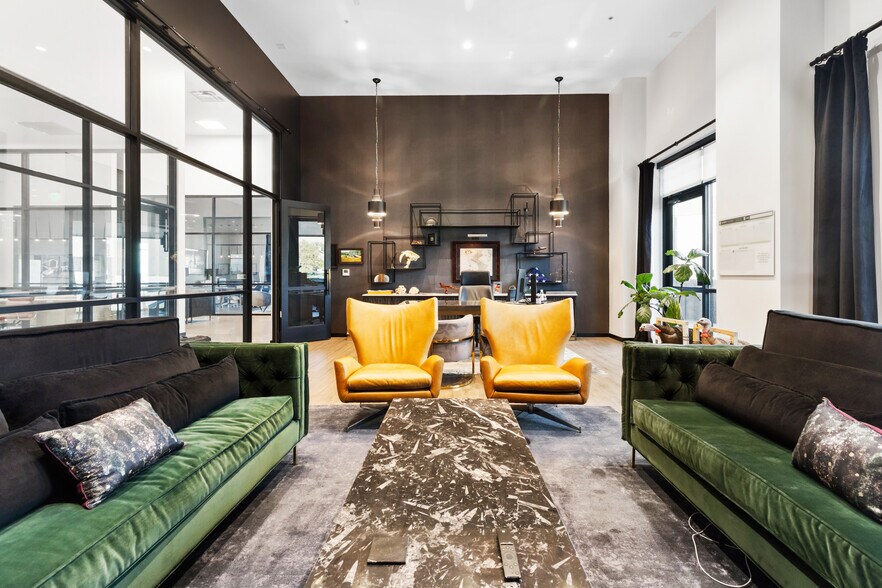 More Photos Of 1278-1296 Sandhill Rd, Orem Office For Sale