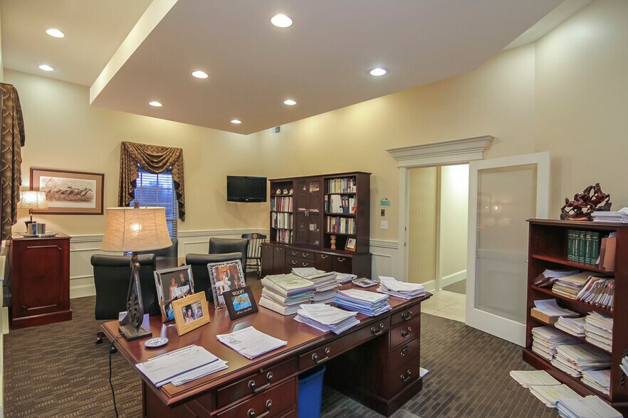 More Photos Of 3220 Office Pointe Pl, Louisville Office For Sale