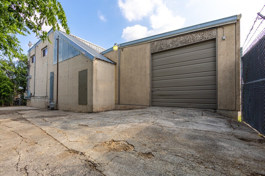 More Photos Of 119 E Rhapsody Dr, San Antonio Research And Development For Sale