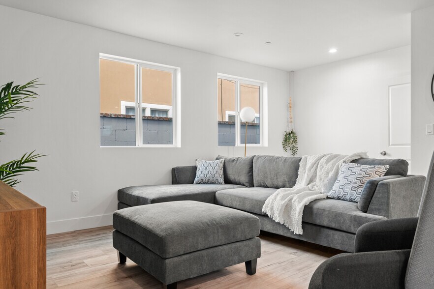 More Photos Of 310 S Breed St, Los Angeles Multifamily For Sale