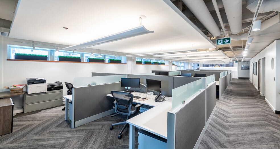 More Photos Of 145 Adelaide St W, Toronto Office For Lease