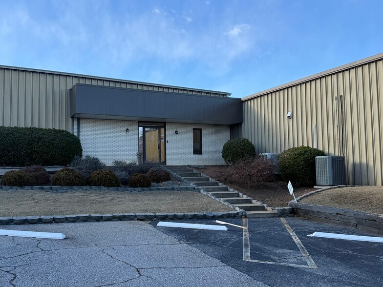 More Photos Of 5159 Pelham Rd, Greenville Manufacturing For Sale