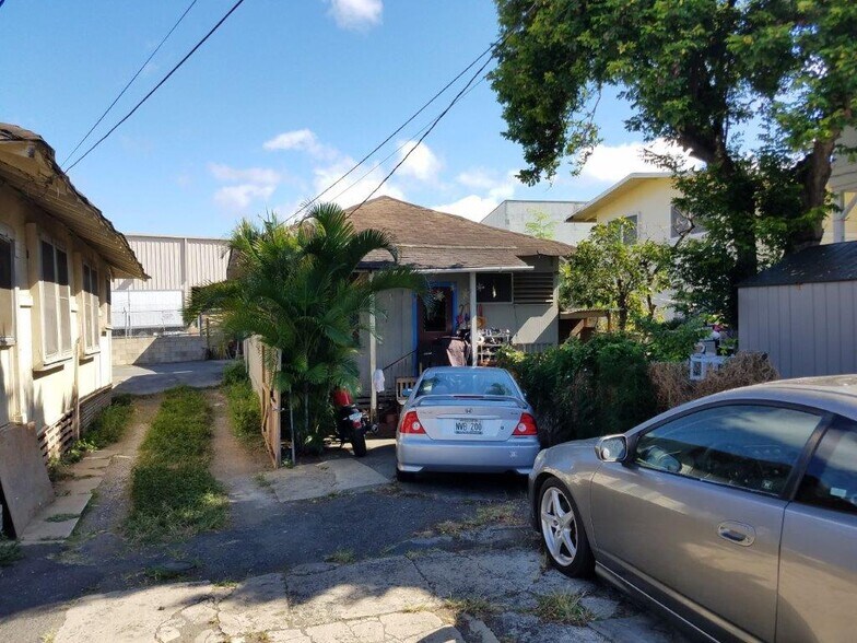 More Photos Of 916 Eu Ln, Honolulu Land For Sale