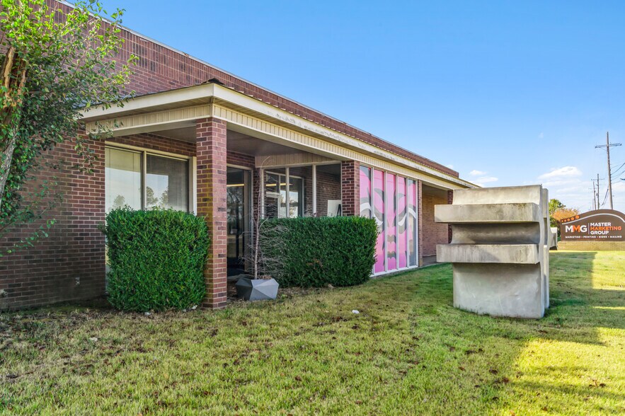 More Photos Of 5115 E Highland Dr, Jonesboro Light Manufacturing For Sale