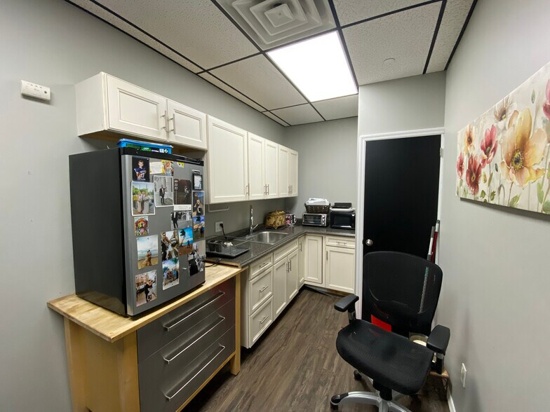 More Photos Of 14 N Main St, Pearl River General Retail For Lease