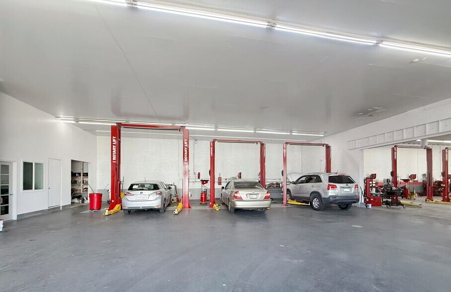 More Photos Of 1120 W Main St, Mesa Auto Repair For Lease