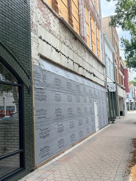 More Photos Of 128-130 N Patterson, Valdosta Storefront Retail Office For Sale