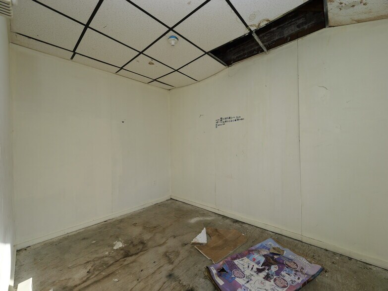 More Photos Of 170 Chambers St, Newburgh Apartments For Sale