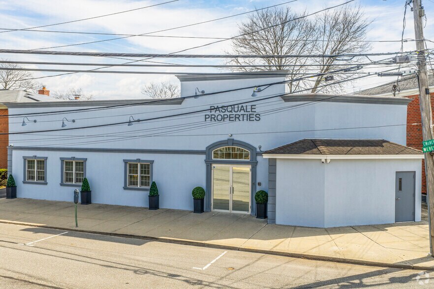 More Photos Of 4 Weber Ave, Malverne Storefront Retail Office For Lease