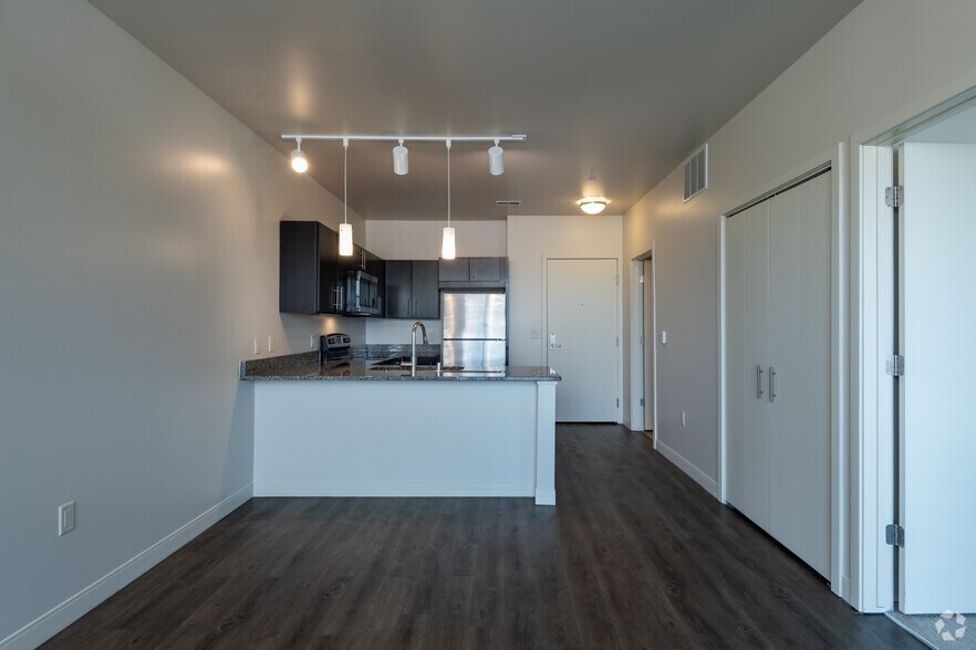 More Photos Of 1320 S 1st St, Milwaukee Apartments For Lease