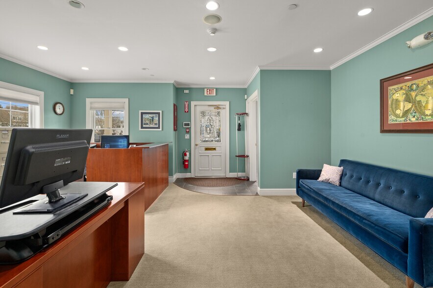 More Photos Of 13 Bartlet St, Andover Office For Lease