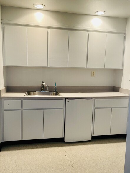 More Photos Of 321 5th St, Hollister Office For Lease