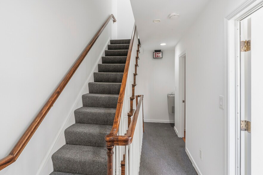 More Photos Of 801-809 Franklin St, Alexandria Loft Creative Space For Lease