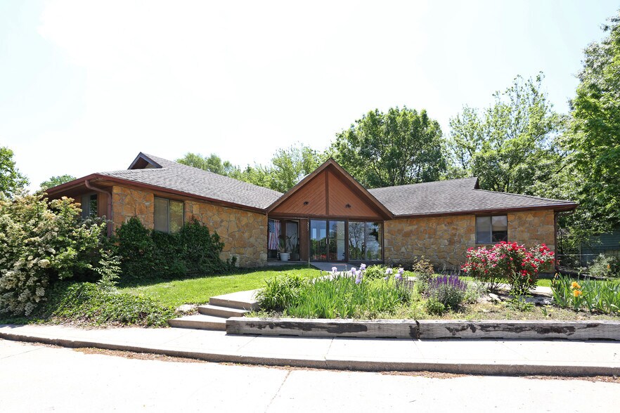 Primary Photo Of 3311 Clinton Parkway Ct, Lawrence Office For Sale