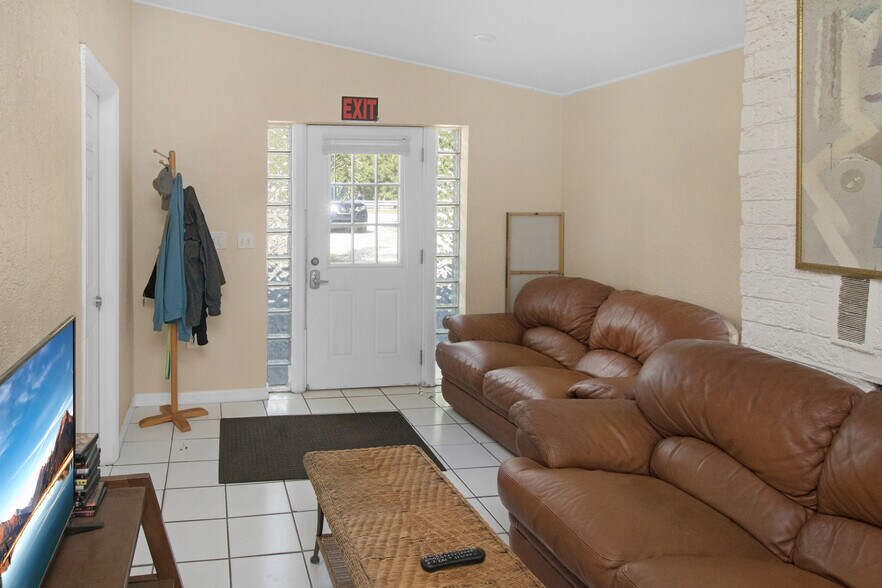 More Photos Of 3570 N Old Dixie Hwy, Delray Beach Apartments For Sale