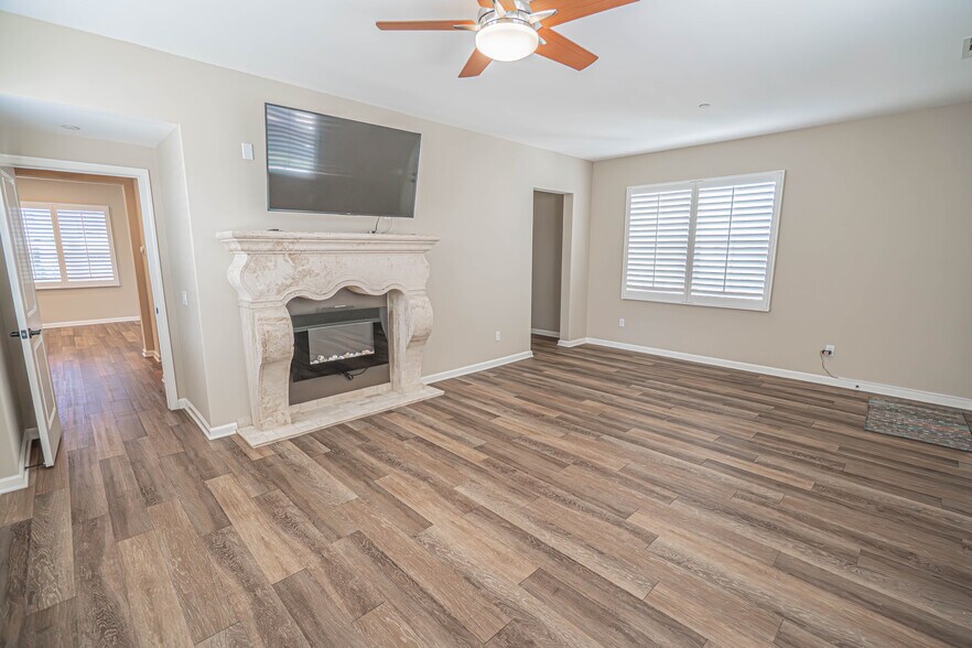 More Photos Of 26266 Prima Way, Santa Clarita Specialty For Lease