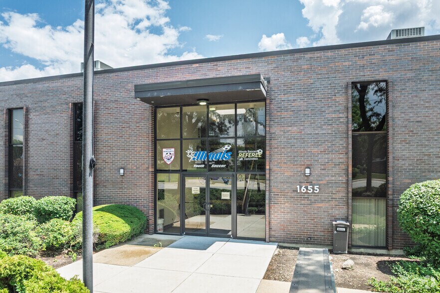 More Photos Of 1655 S Arlington Heights Rd, Arlington Heights Office For Sale