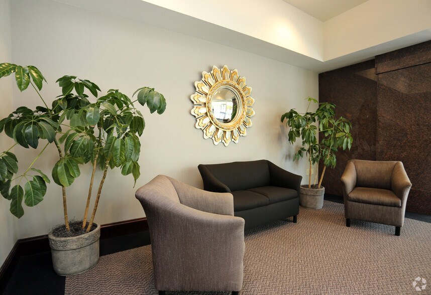 More Photos Of 4035 Premier Dr, High Point Office For Lease