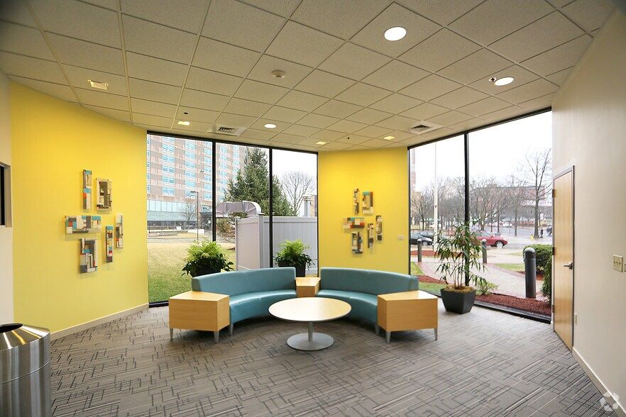 More Photos Of 650 Elm St, Manchester Office For Lease