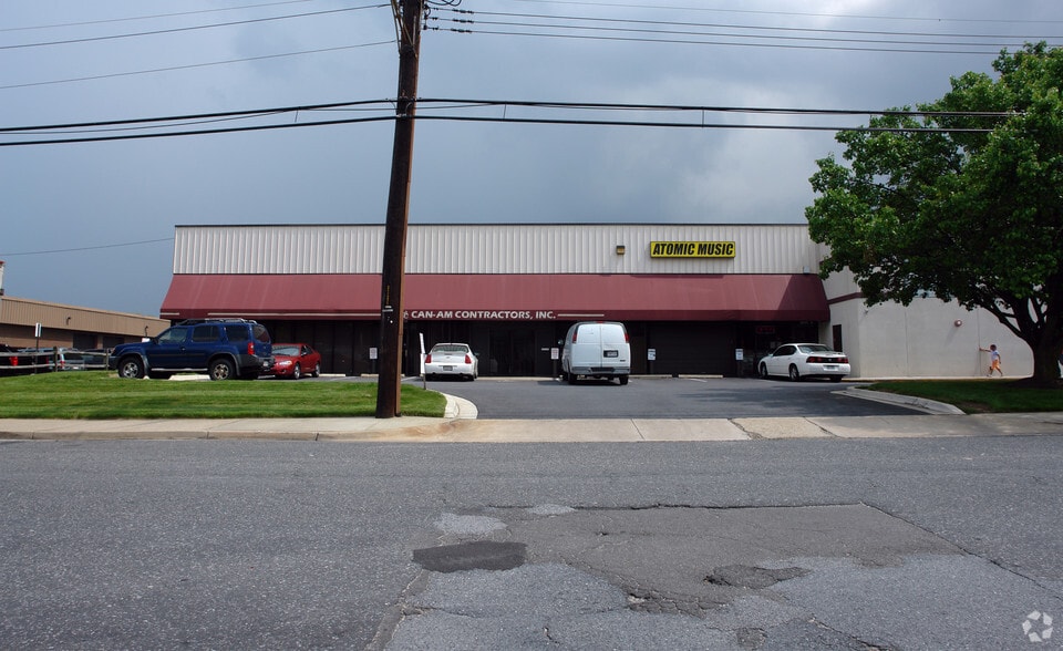 More Photos Of 10111 Bacon Dr, Beltsville Warehouse For Lease