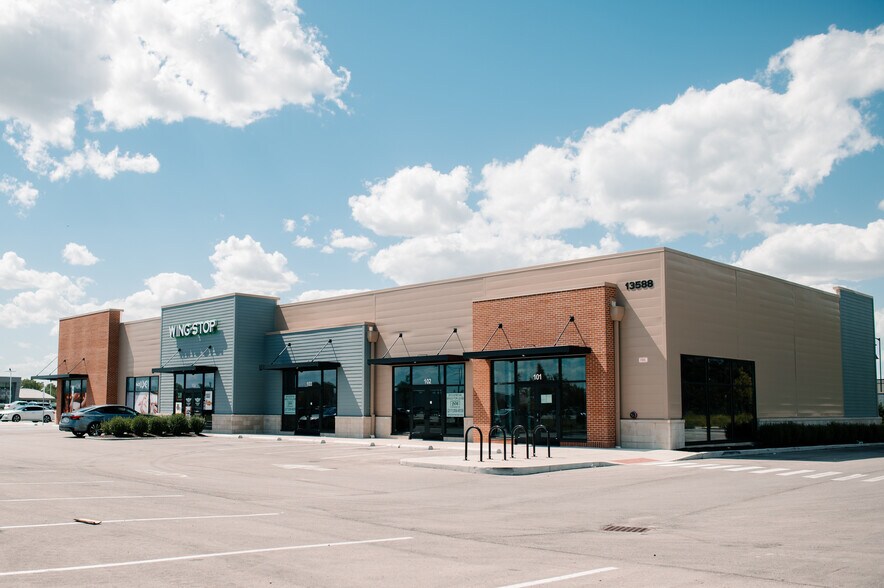 More Photos Of 13588 Bent Grass Ln, Fishers Storefront For Lease